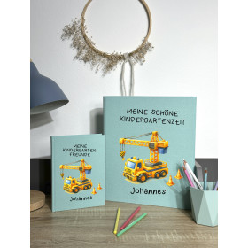 Personalisiertes Set aus Freundebuch Kindergarten und Erinnerungsmappe | Motiv Baustellenfahrzeug Kran (mint)